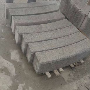 广元芝麻白弧形路牙石