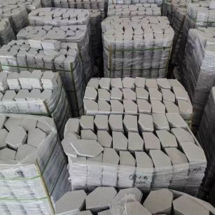 广元芝麻白石材冰裂纹，碎拼。