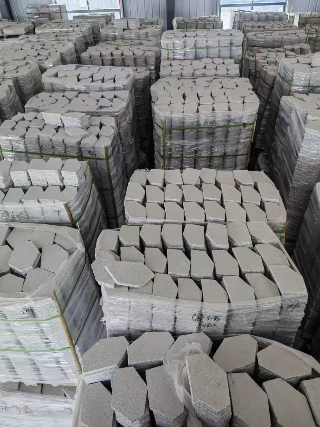 广元芝麻白石材冰裂纹，碎拼。