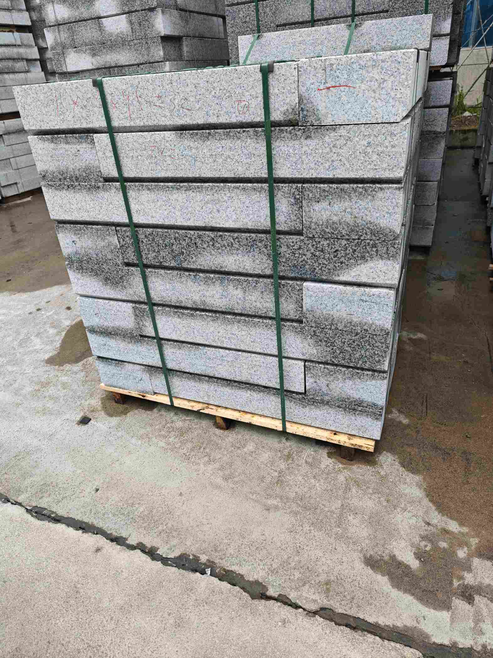 广元芙蓉白路牙石，马路牙子